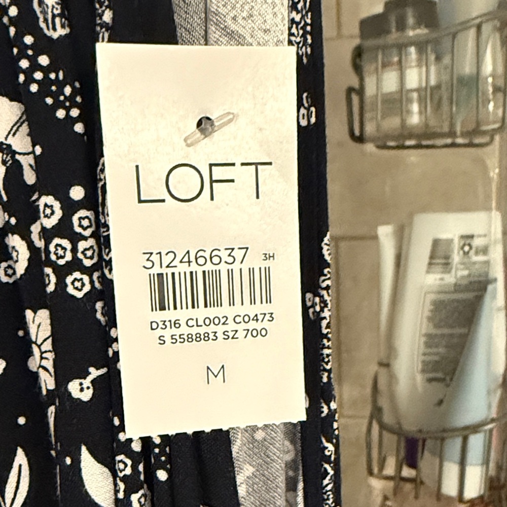 LOFT Navy and White Floral Dress- NWT’s - Picture 2 of 10